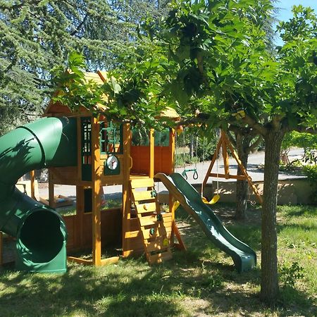 Domaine De Charoussas Le Mas De Mon Pere Lagorce  Ruang foto